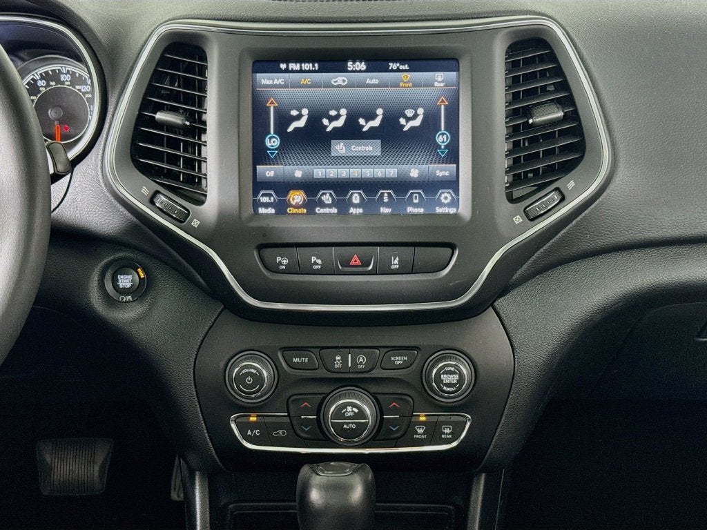 2023 Jeep Cherokee Altitude 4X4 Lux Elite Package