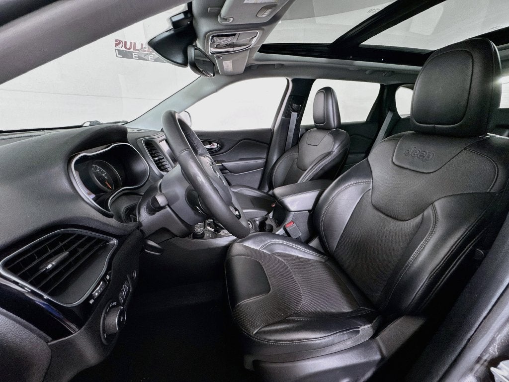 2023 Jeep Cherokee Altitude 4X4 Lux Elite Package