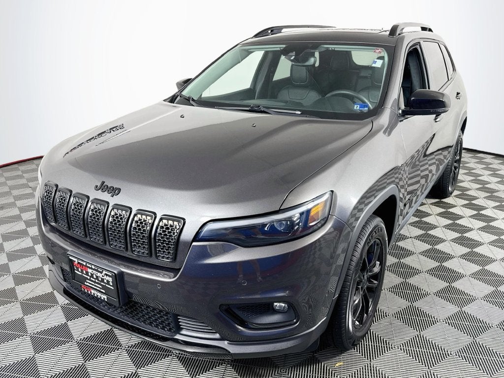 2023 Jeep Cherokee Altitude 4X4 Lux Elite Package