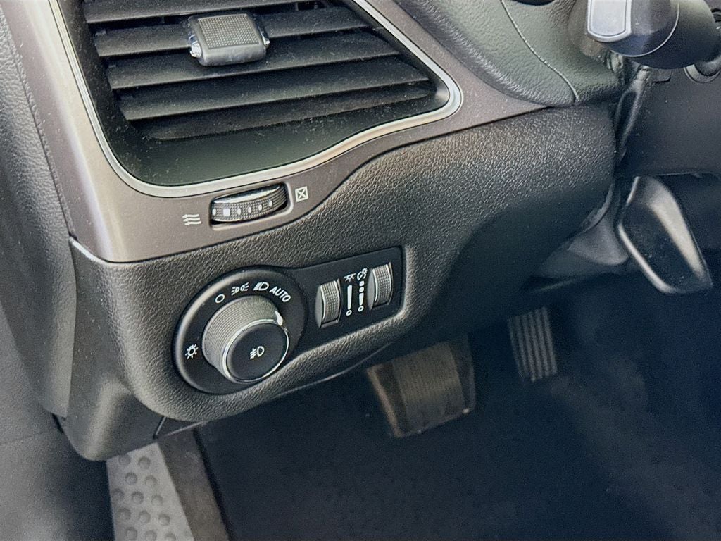 2021 Jeep Cherokee Latitude Luxury 4X4