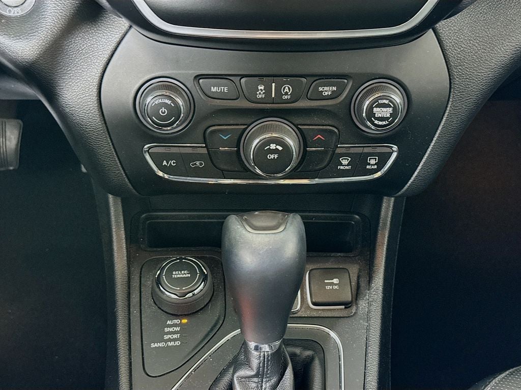 2021 Jeep Cherokee Latitude Luxury 4X4