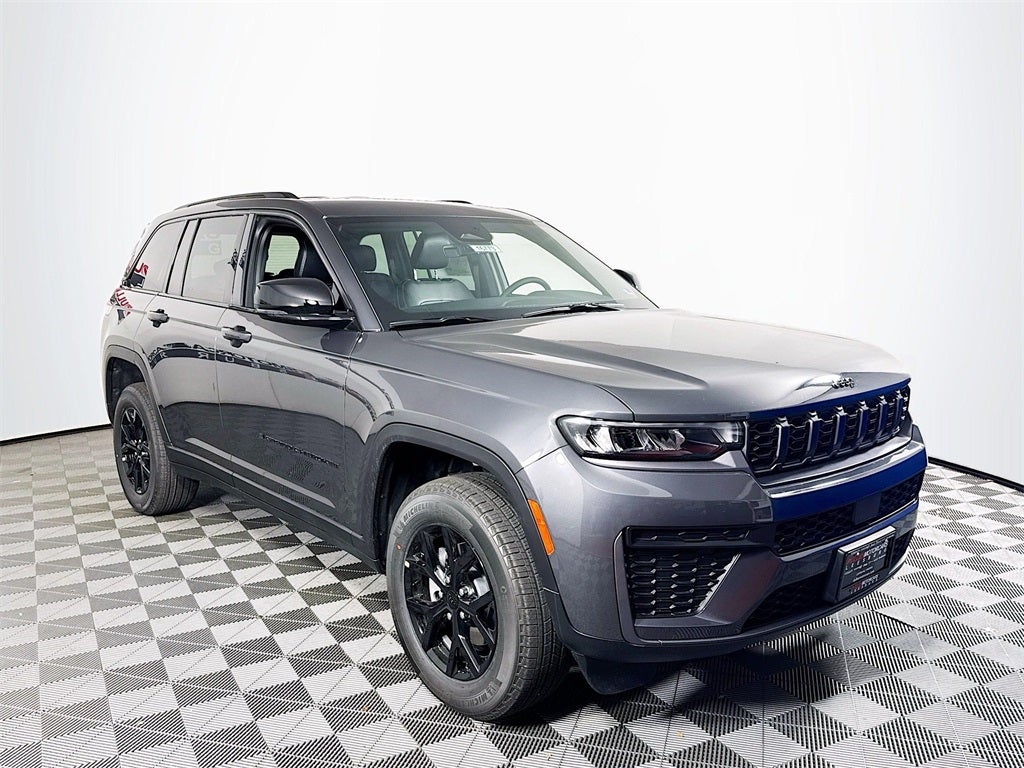 2026 Jeep Grand Cherokee Laredo