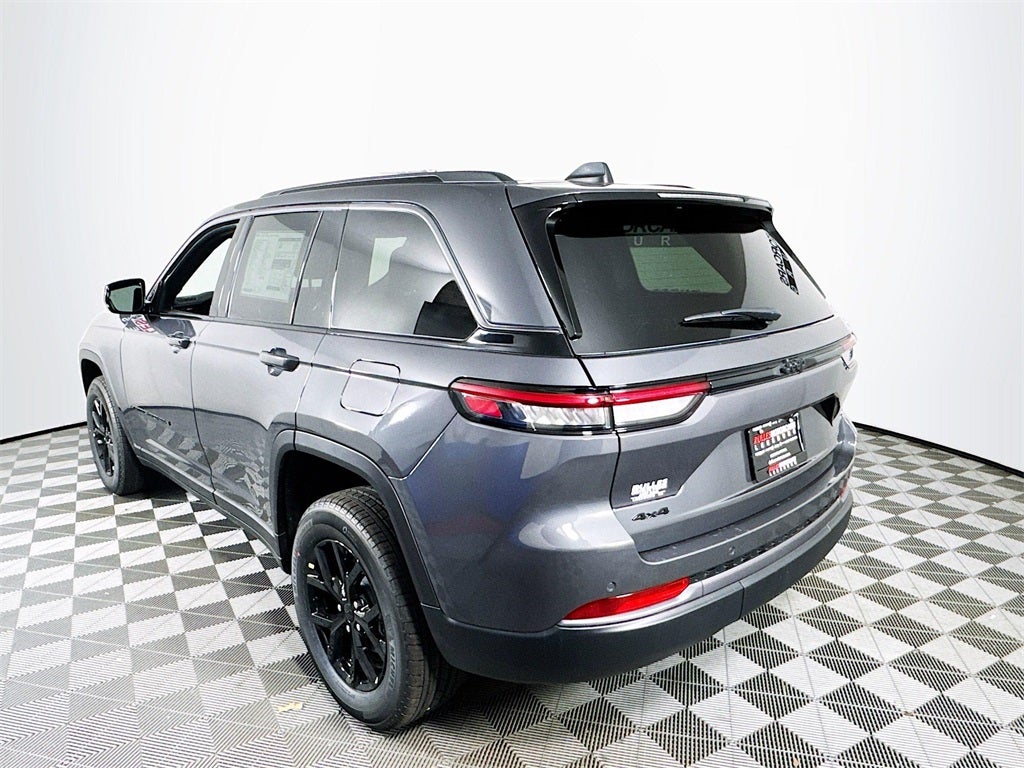 2026 Jeep Grand Cherokee Laredo