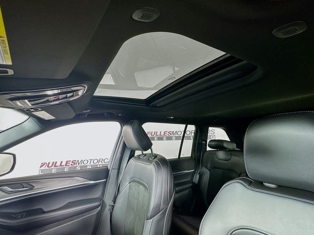 2026 Jeep Grand Cherokee Laredo