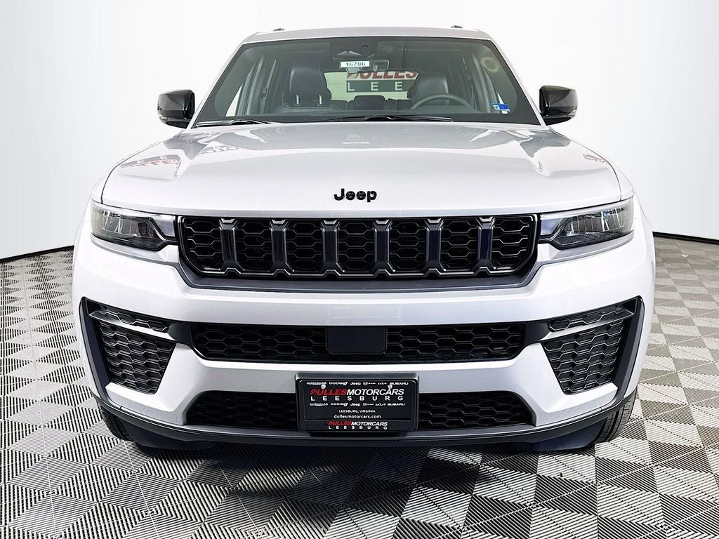 2026 Jeep Grand Cherokee Laredo