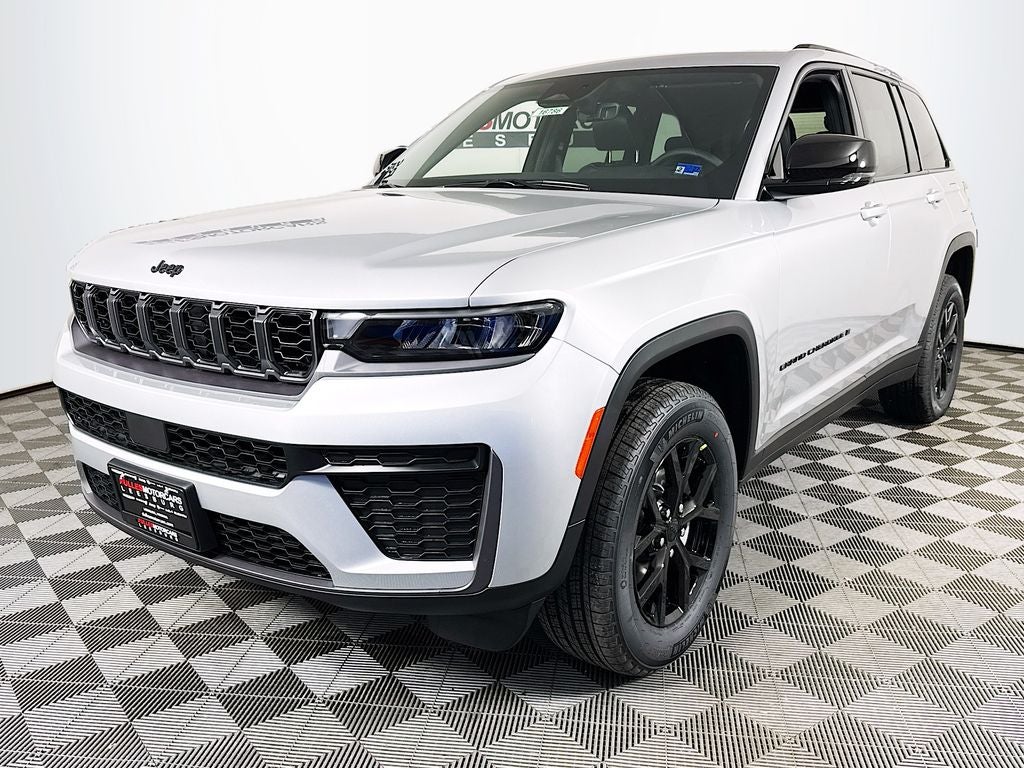 2026 Jeep Grand Cherokee Laredo