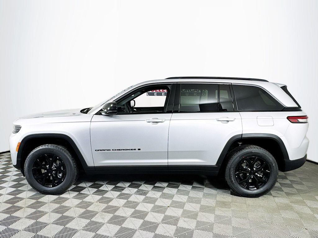 2026 Jeep Grand Cherokee Laredo