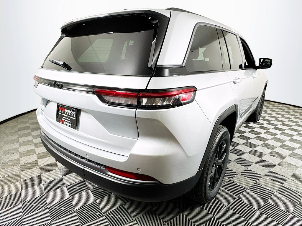 2026 Jeep Grand Cherokee Laredo