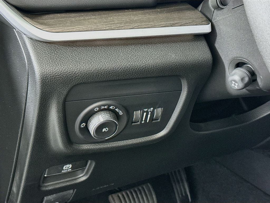 2027 Jeep Grand Cherokee Limited Reserve