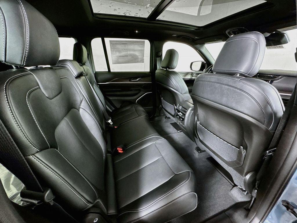 2027 Jeep Grand Cherokee Limited Reserve