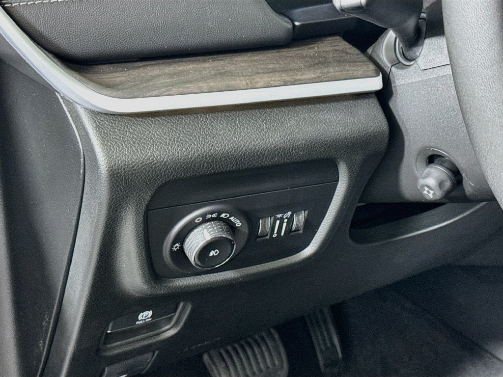 2027 Jeep Grand Cherokee Limited Reserve