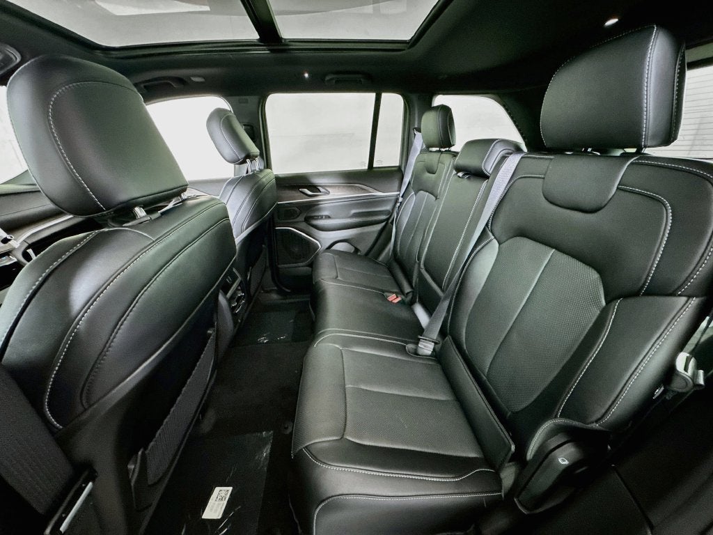 2027 Jeep Grand Cherokee Limited Reserve