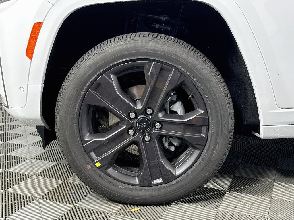 2027 Jeep Grand Cherokee Limited Reserve