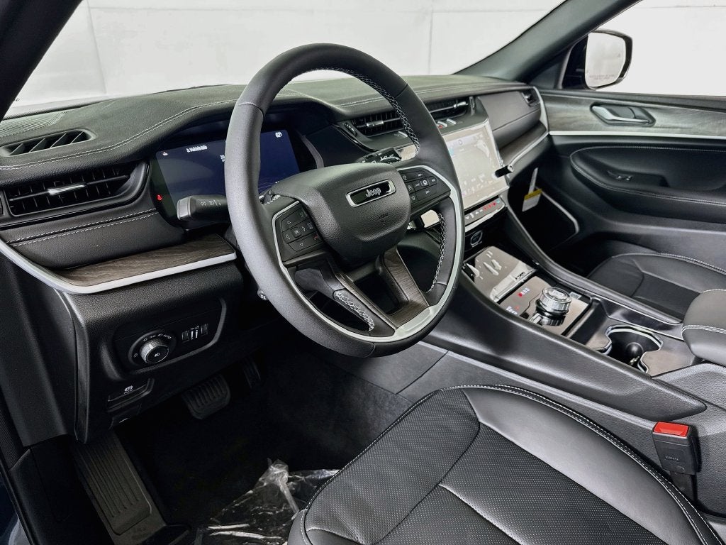 2027 Jeep Grand Cherokee Limited Reserve