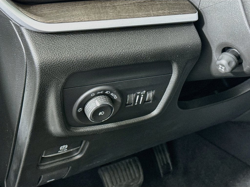 2027 Jeep Grand Cherokee Limited Reserve
