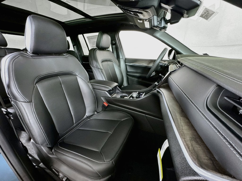 2027 Jeep Grand Cherokee Limited