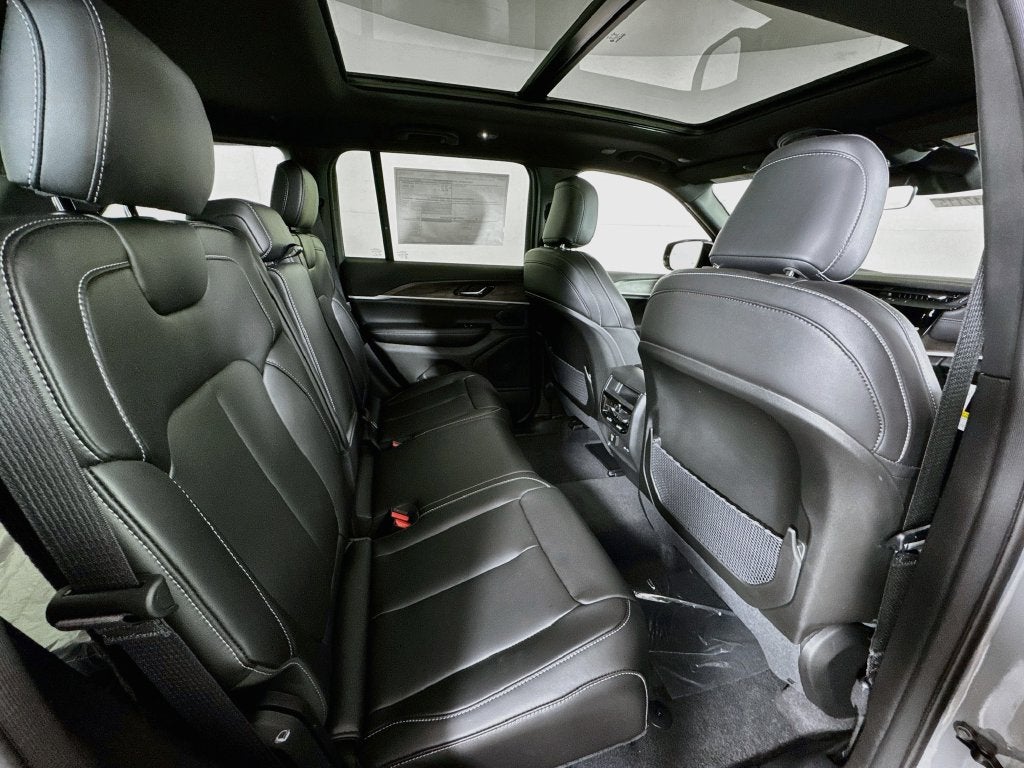 2027 Jeep Grand Cherokee Limited