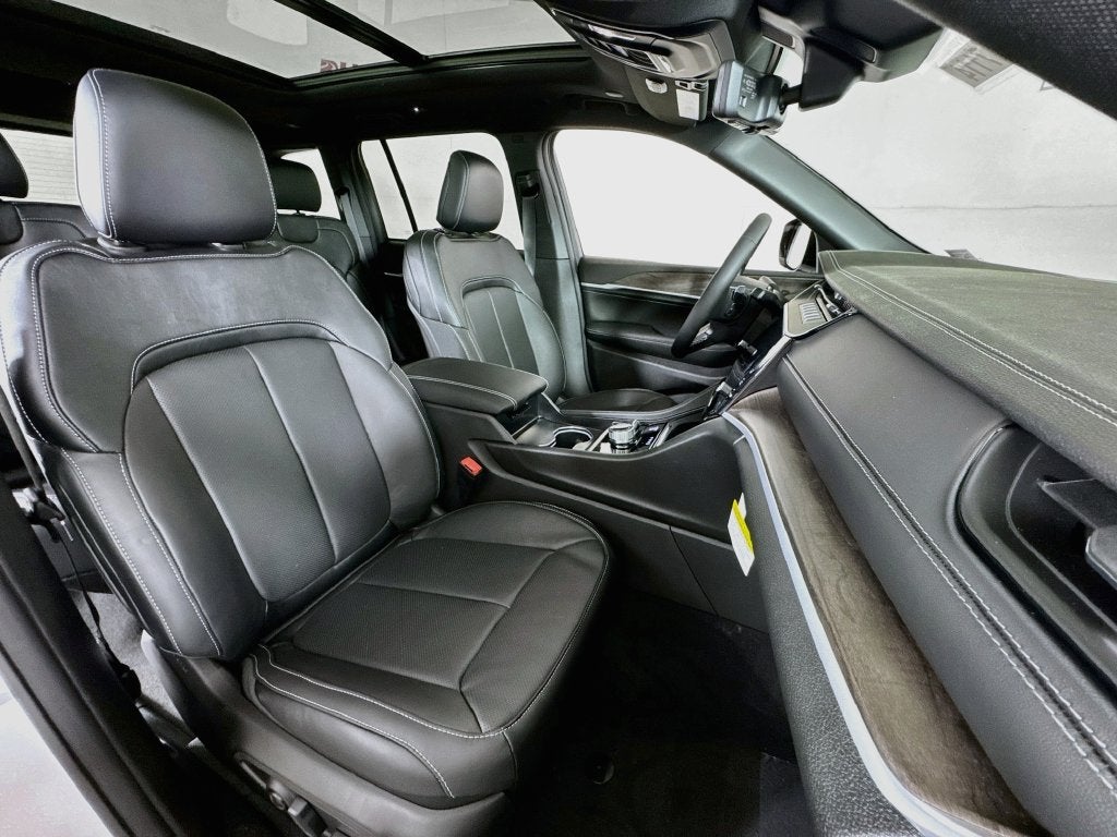 2027 Jeep Grand Cherokee Limited