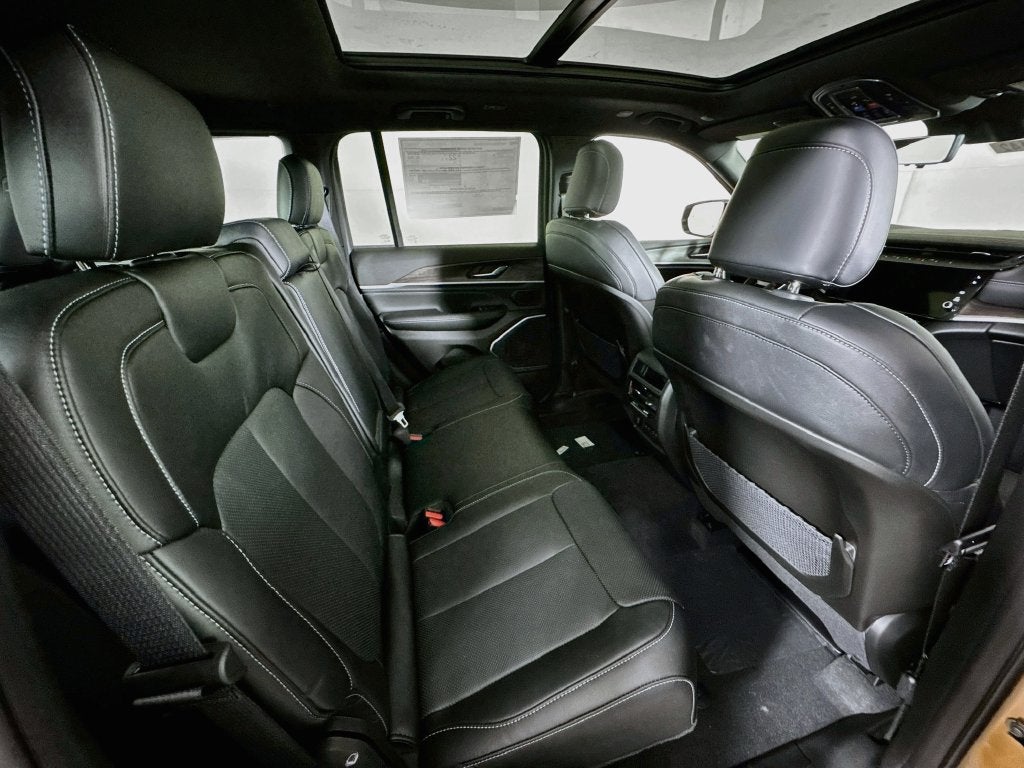 2027 Jeep Grand Cherokee Limited Reserve