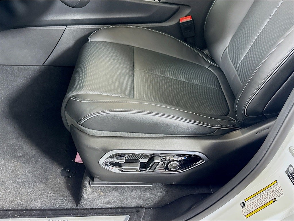 2025 Jeep Grand Cherokee Overland