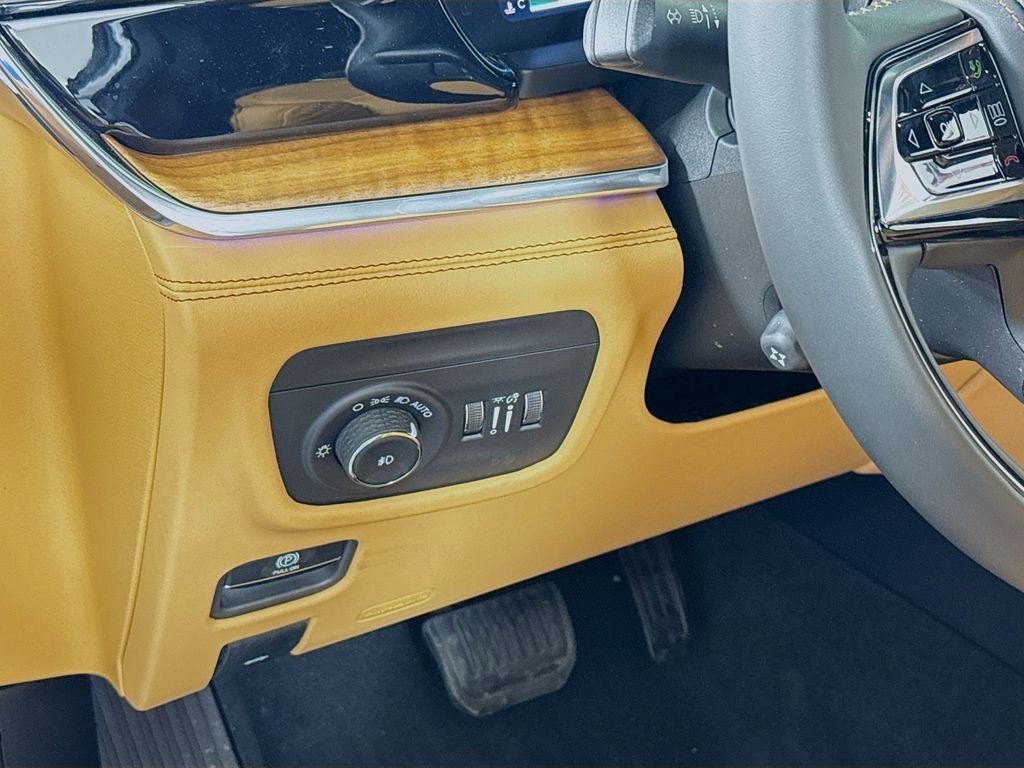 2026 Jeep Grand Cherokee Summit