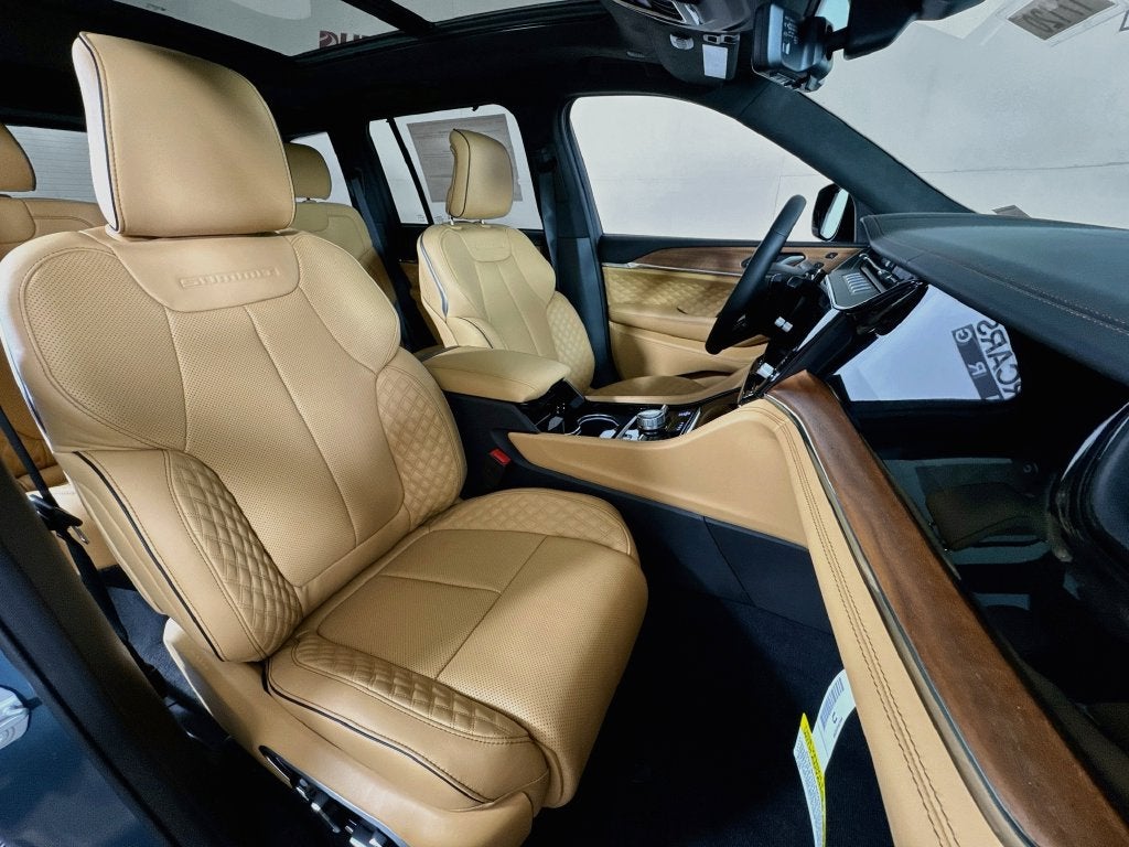2027 Jeep Grand Cherokee Summit