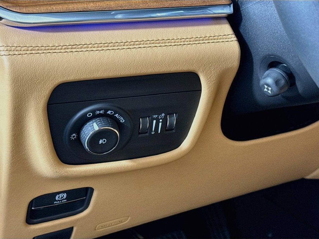 2027 Jeep Grand Cherokee Summit