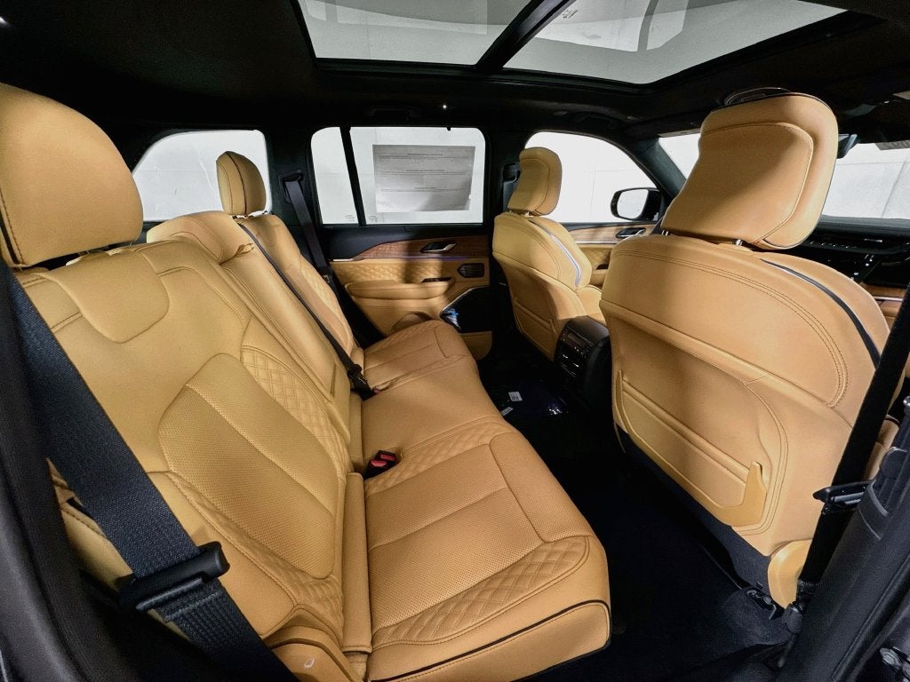 2027 Jeep Grand Cherokee Summit