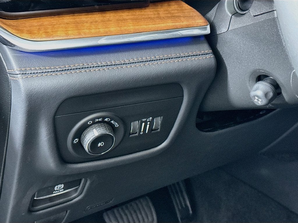 2027 Jeep Grand Cherokee Summit