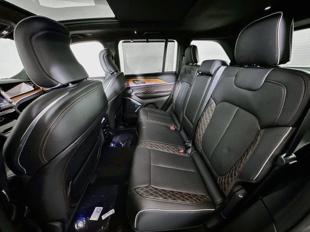 2027 Jeep Grand Cherokee Summit
