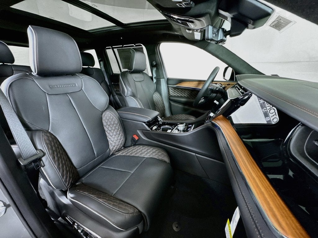 2027 Jeep Grand Cherokee Summit