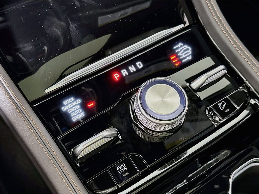 2027 Jeep Grand Cherokee Summit