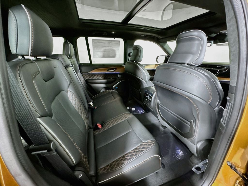 2027 Jeep Grand Cherokee Summit