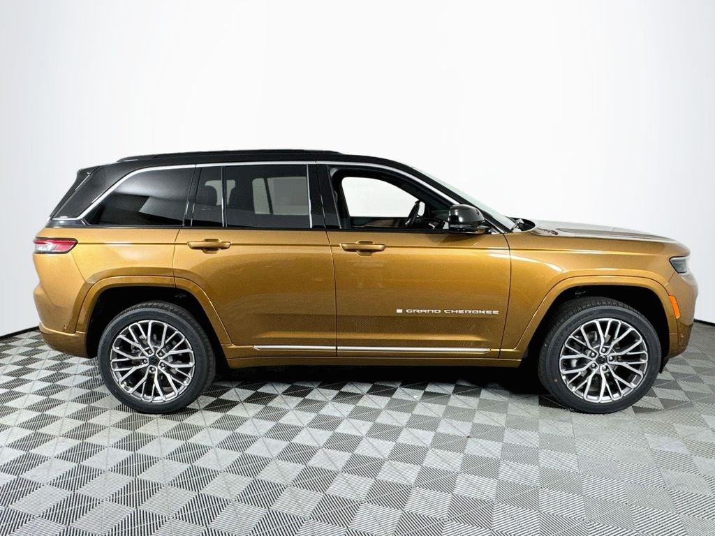 2027 Jeep Grand Cherokee Summit
