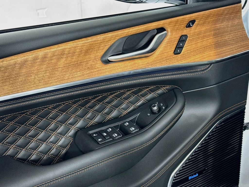 2026 Jeep Grand Cherokee Summit