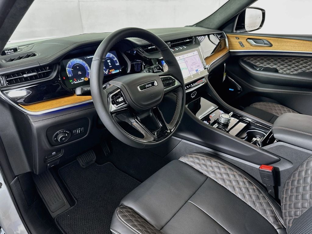 2026 Jeep Grand Cherokee Summit