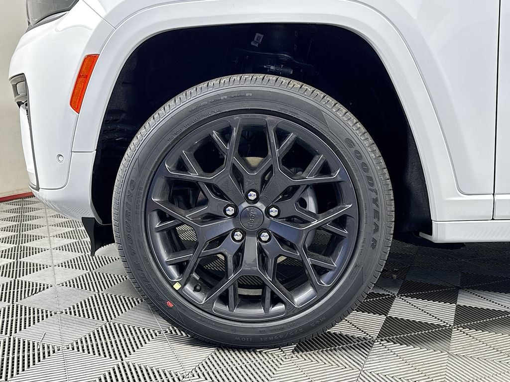 2026 Jeep Grand Cherokee Summit