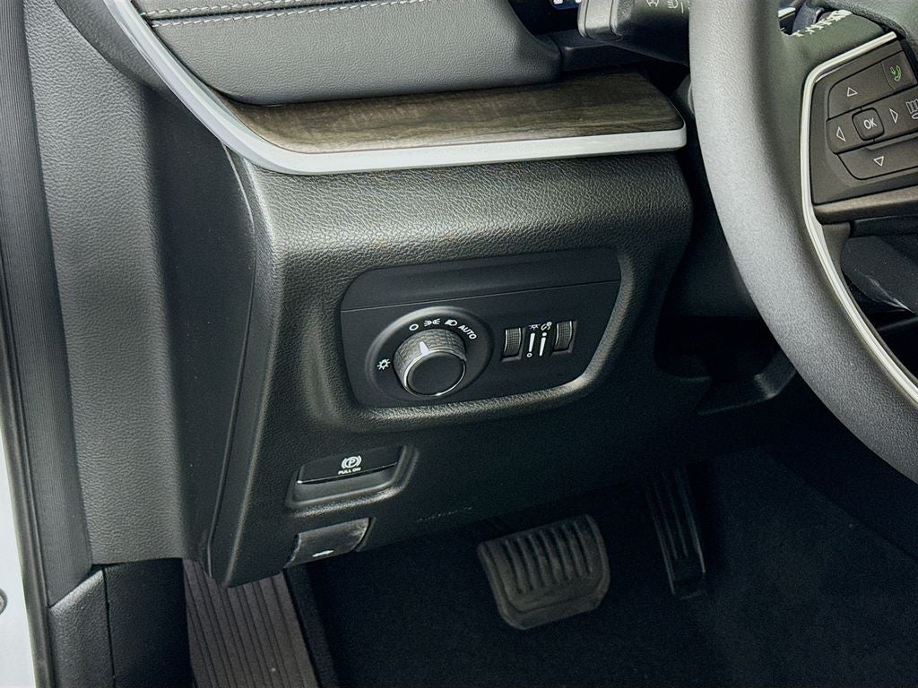 2026 Jeep Grand Cherokee L Laredo