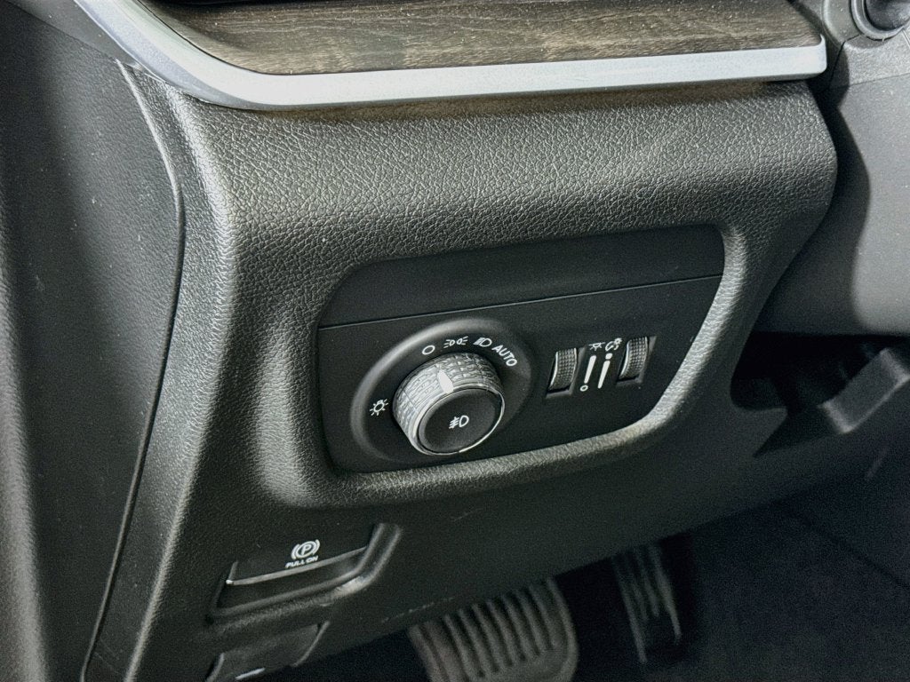 2027 Jeep Grand Cherokee L Limited