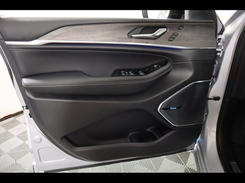 2024 Jeep Grand Cherokee 4xe Overland 4xe