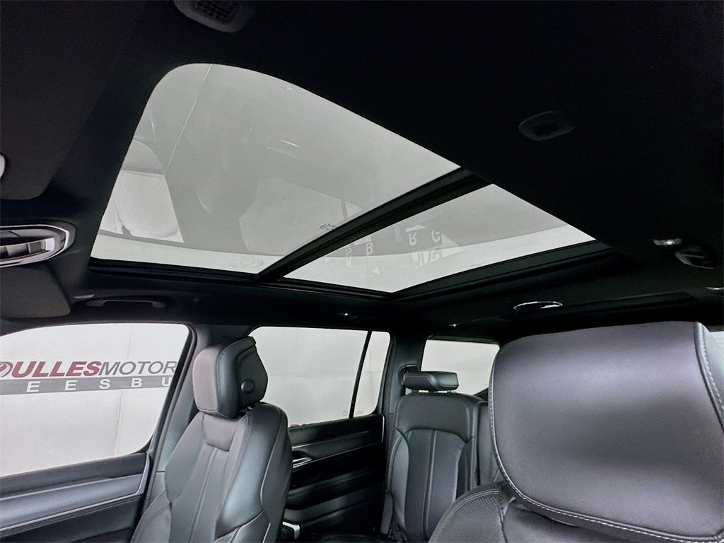 2026 Jeep Grand Wagoneer Base