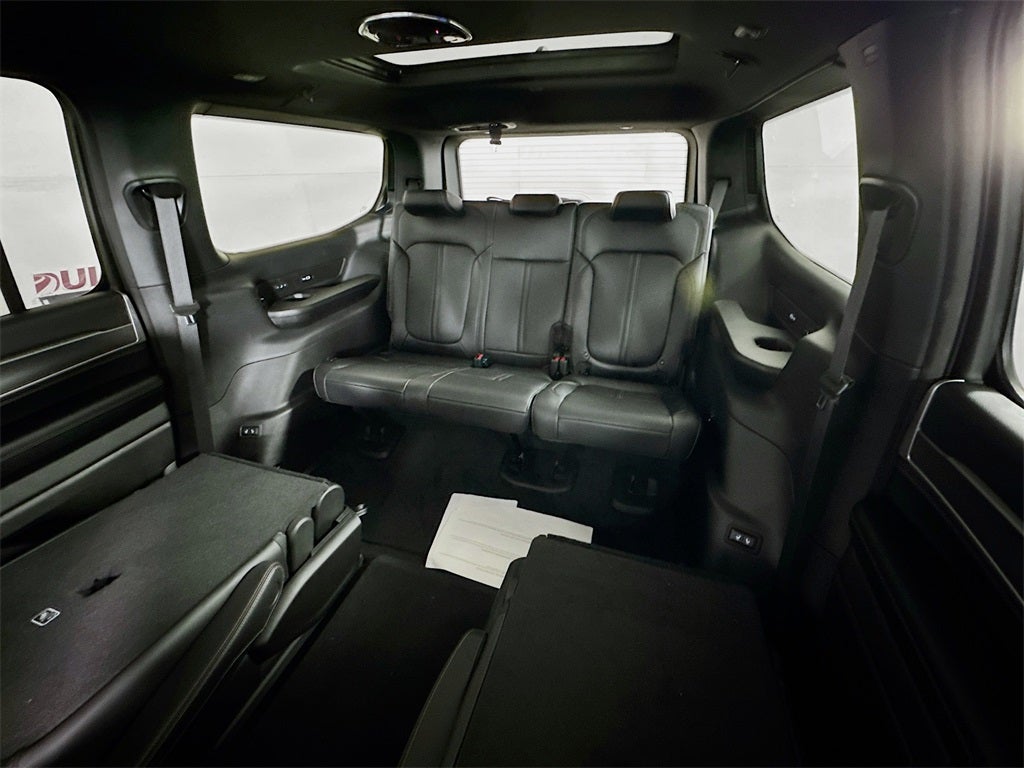 2026 Jeep Grand Wagoneer Base