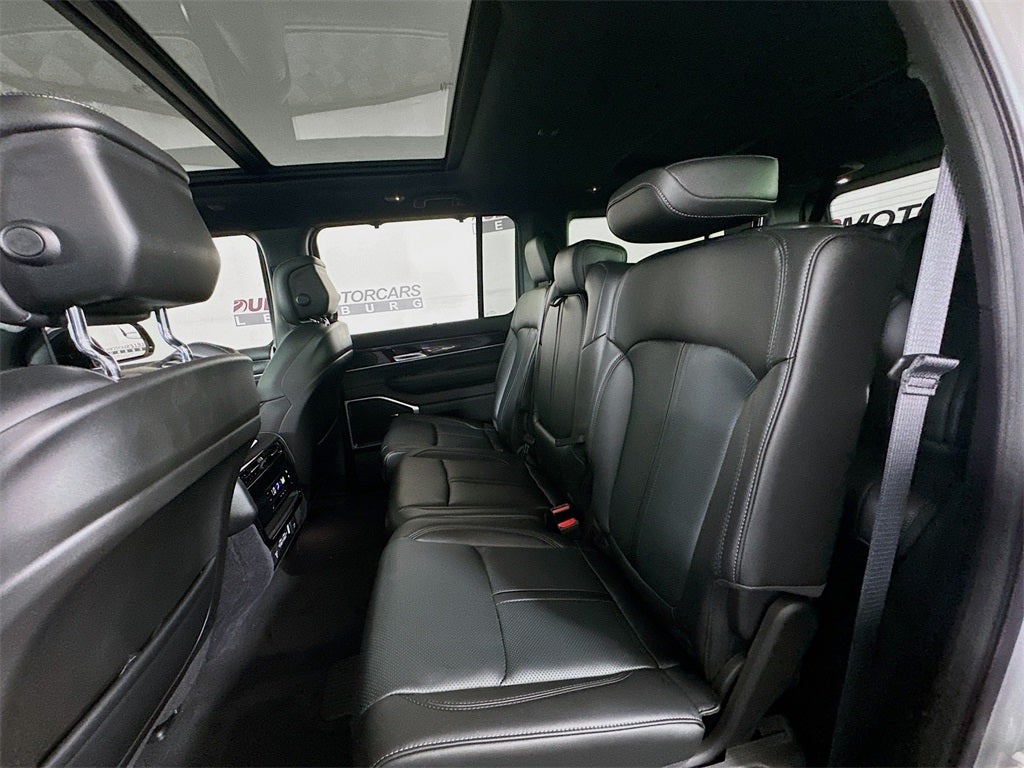 2024 Jeep Wagoneer Base