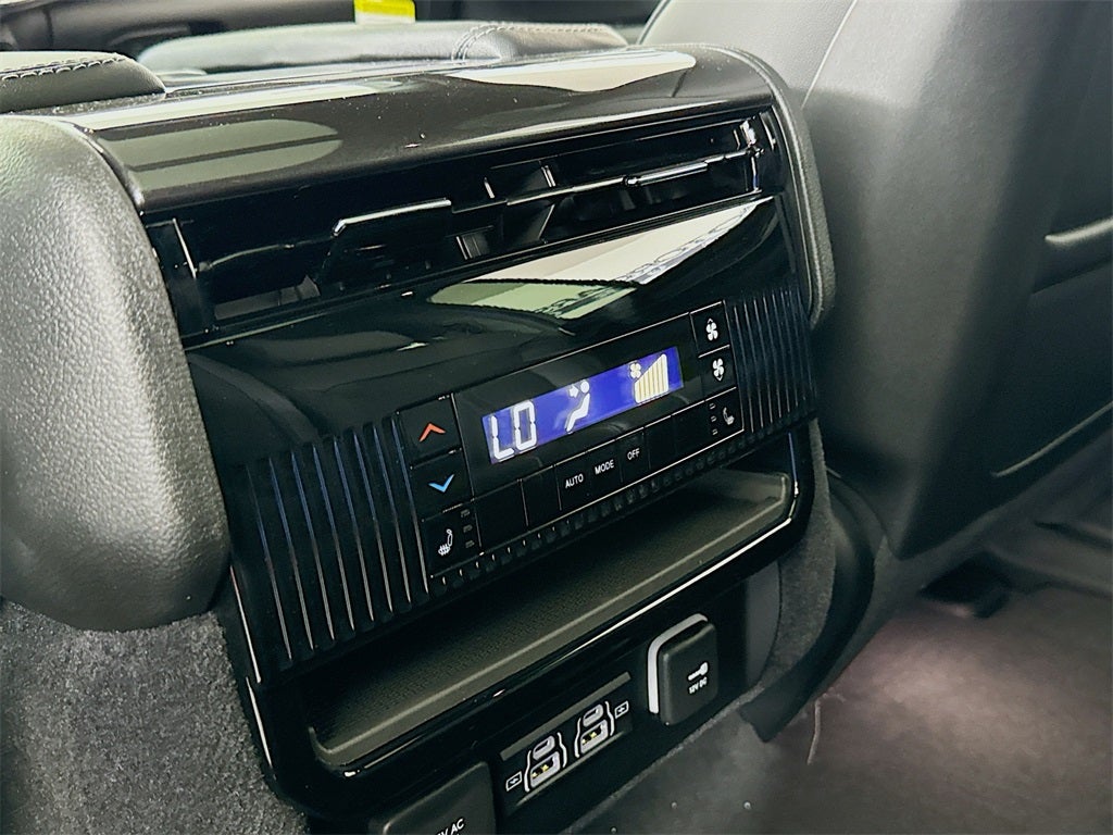 2024 Jeep Wagoneer Base