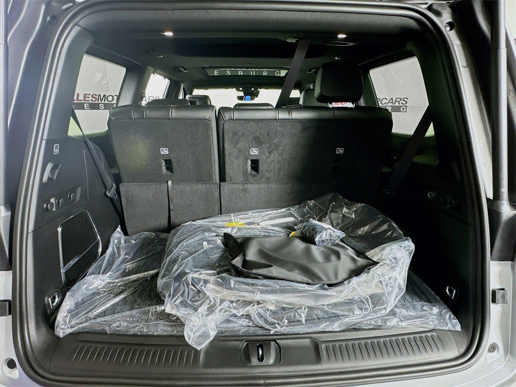 2024 Jeep Wagoneer Base