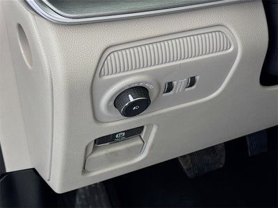 2025 Jeep Wagoneer Base