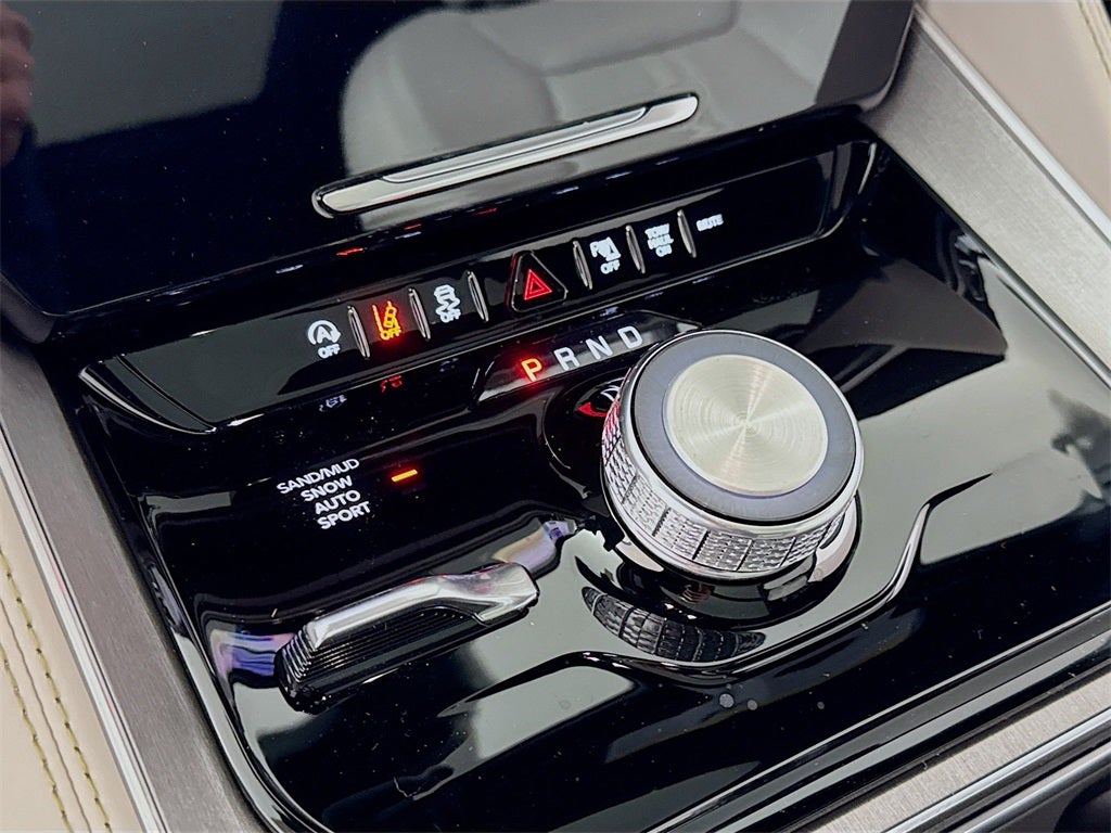 2025 Jeep Wagoneer Base