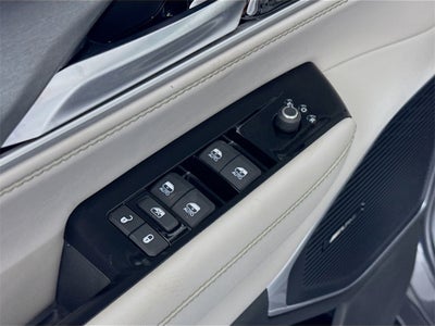 2025 Jeep Wagoneer Base