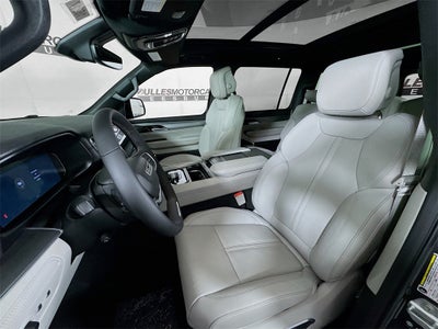 2025 Jeep Wagoneer Base