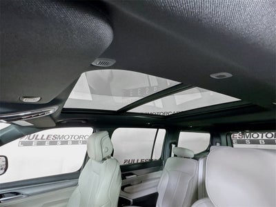 2025 Jeep Wagoneer Base